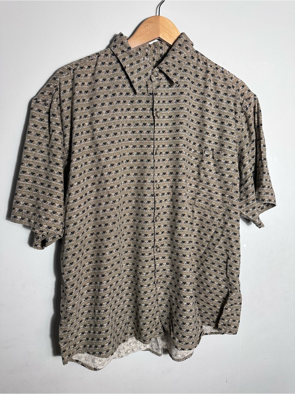 Vintage David Taylor Men's Short-Sleeve Button-Down Silk Shirt 90s Pattern